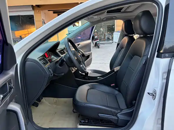 Volkswagen Santana 2013