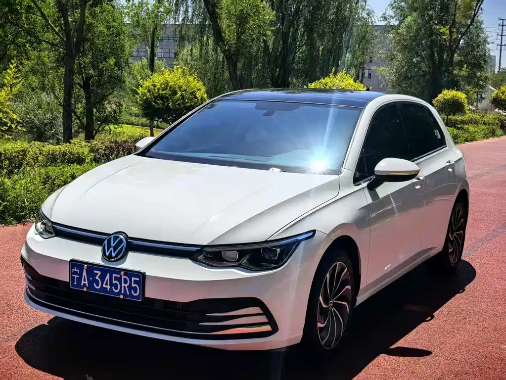 Volkswagen Golf 2024