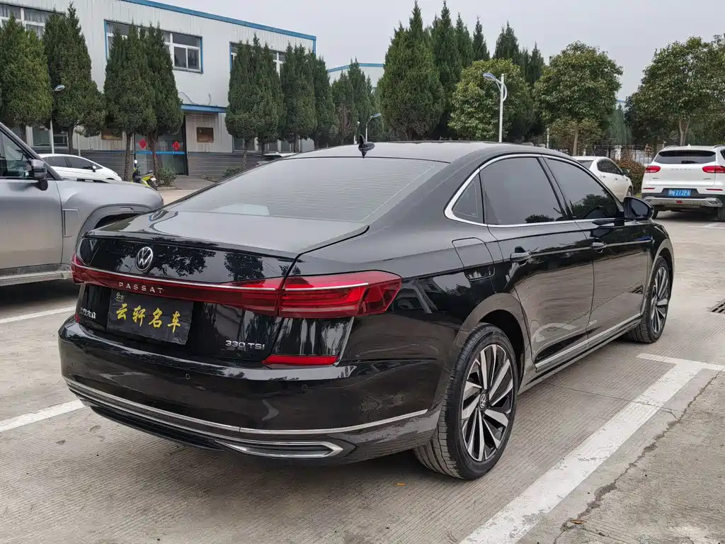 Volkswagen Passat 2023 — фото 10