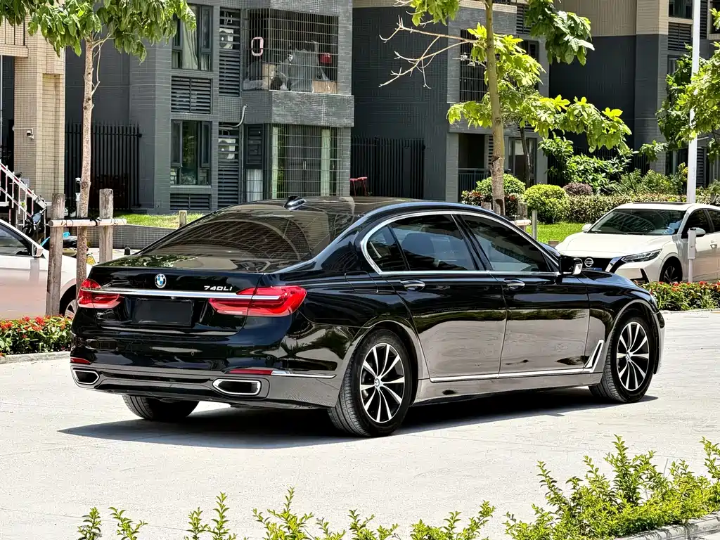 BMW 7 Series 2016 — фото 7