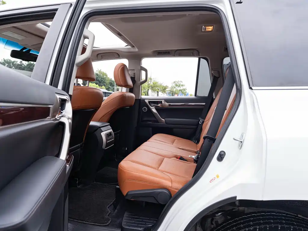 Lexus GX 2017 — фото 10