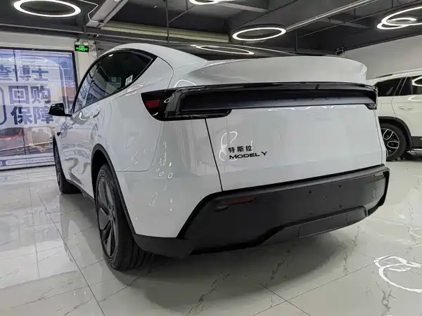 Tesla Model Y 2026