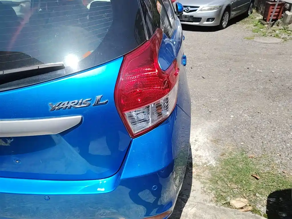 Toyota Yaris L 2015 — фото 8