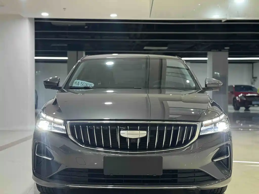 Geely Emgrand 2025