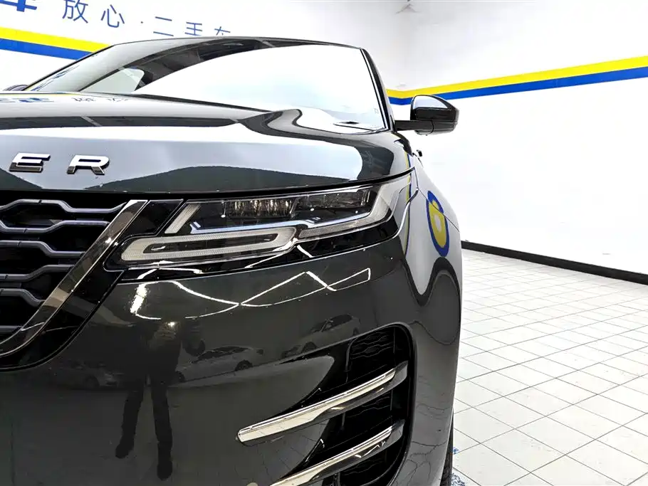 Land Rover Evoque 2023 — фото 5