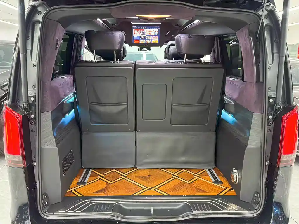 Mercedes-Benz V-Class 2019 — фото 22