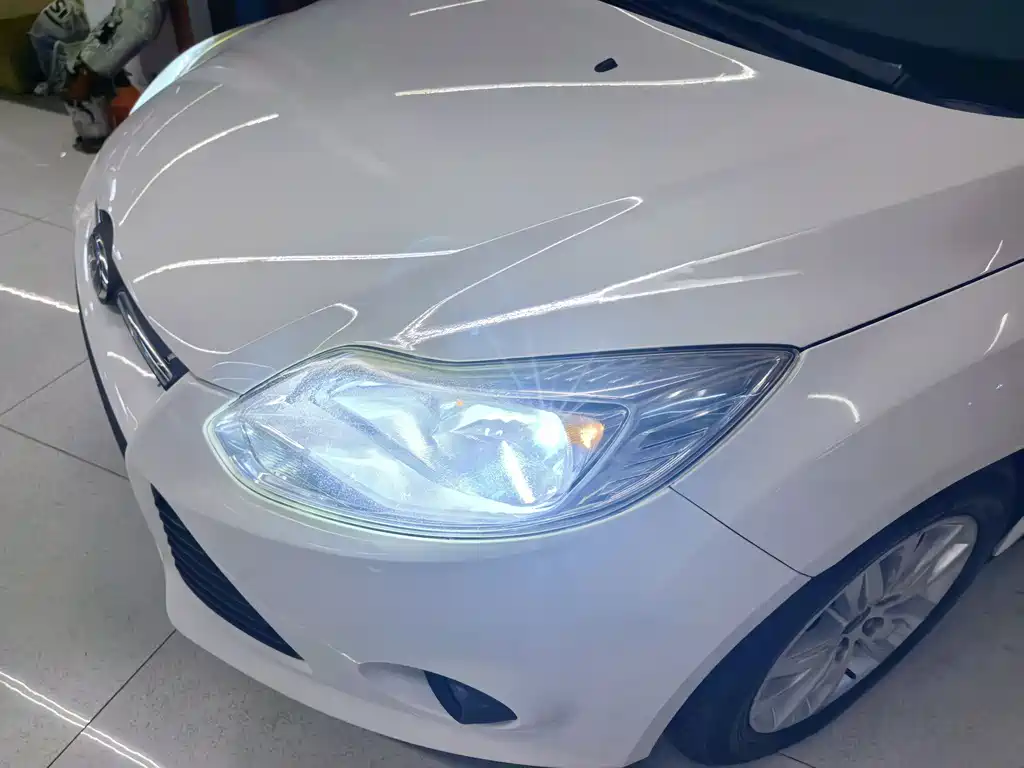 Ford Focus 2015 — фото 16