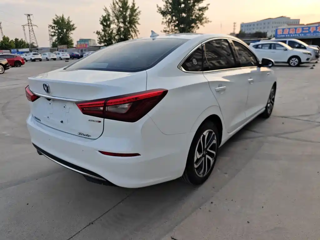 Changan Eado 2018 — фото 18