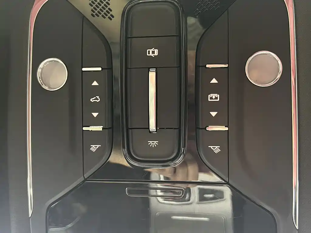 Jetour X70 PLUS 2022 — фото 14