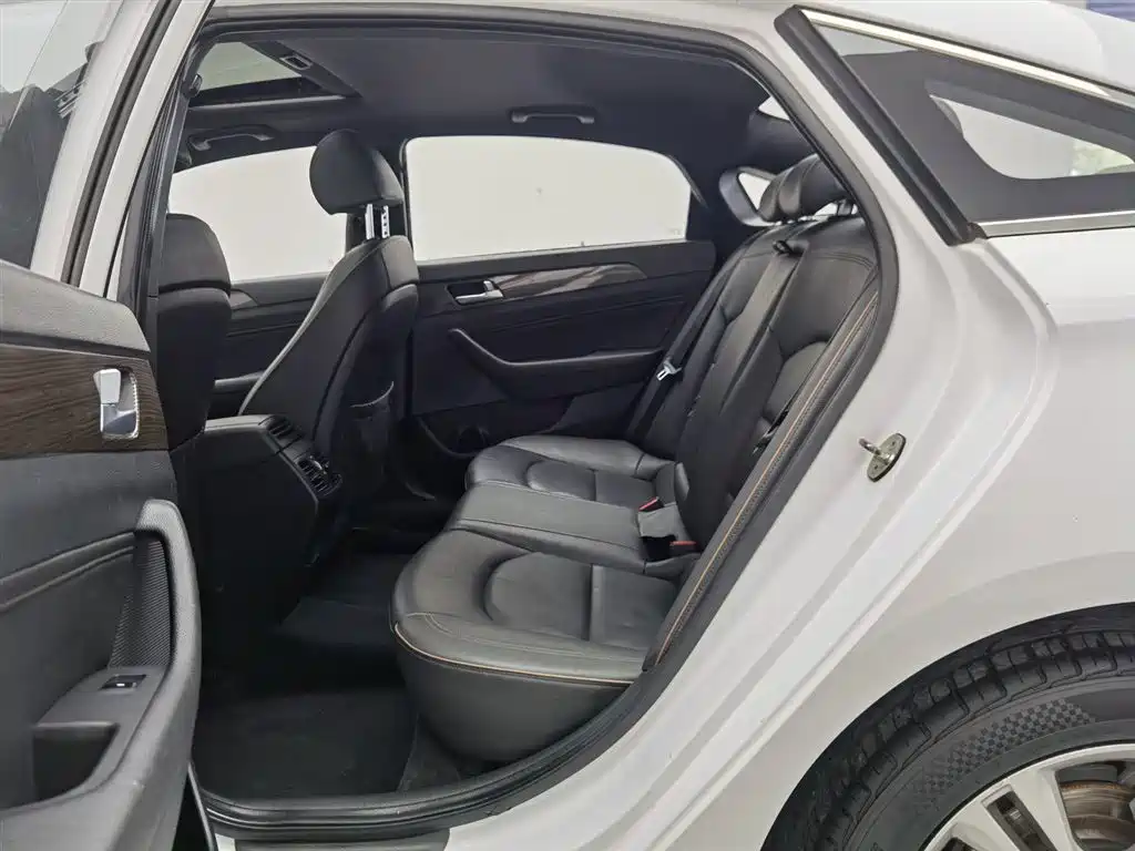 Hyundai Sonata 2017 — фото 15