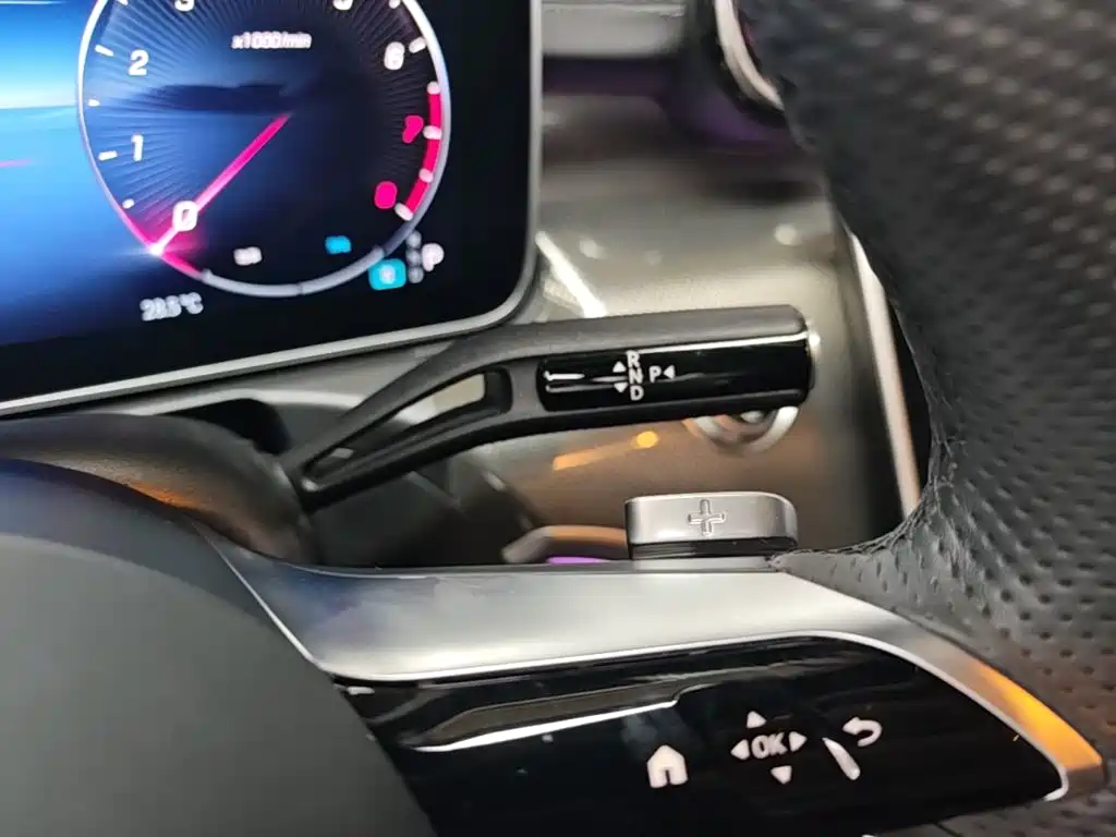 Mercedes-Benz C-Class 2023 — фото 14