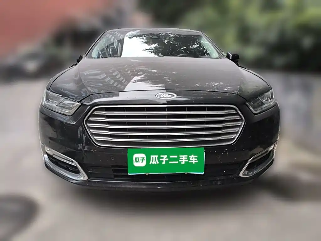 Ford Taurus 2017 — фото 24