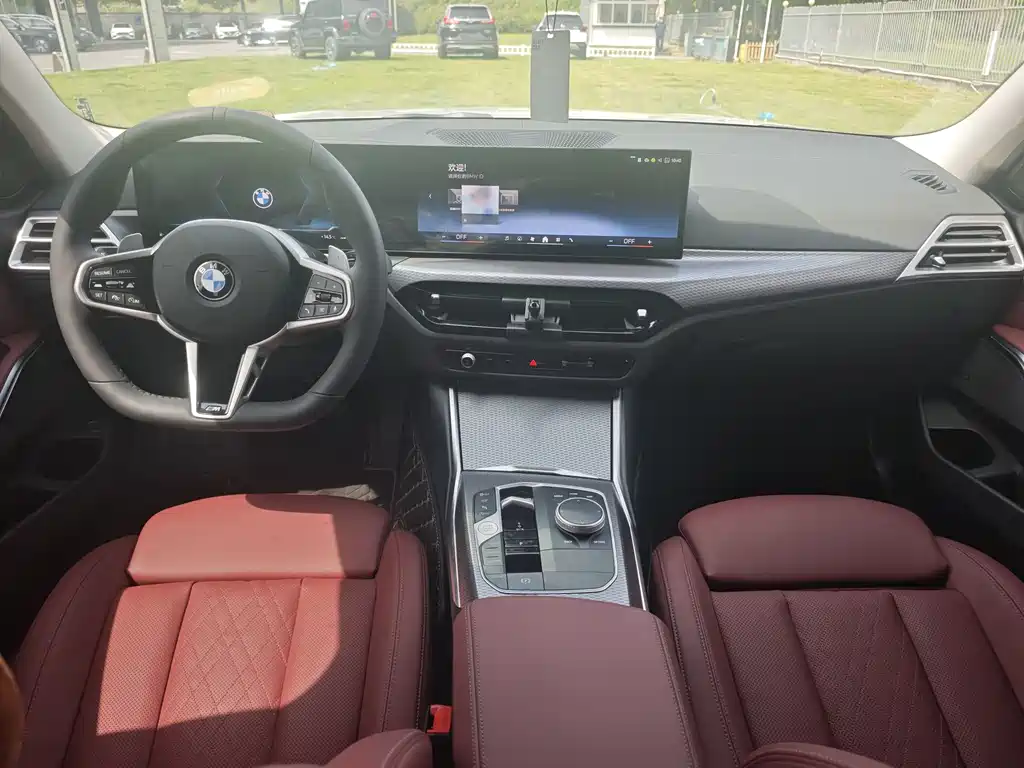 BMW 3 Series 2025 — фото 13