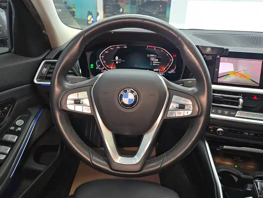 BMW 3 Series 2019 — фото 15