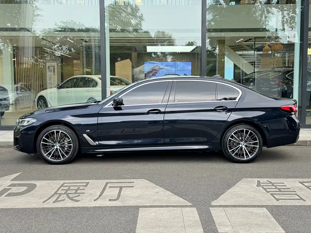 BMW 5 Series 2023