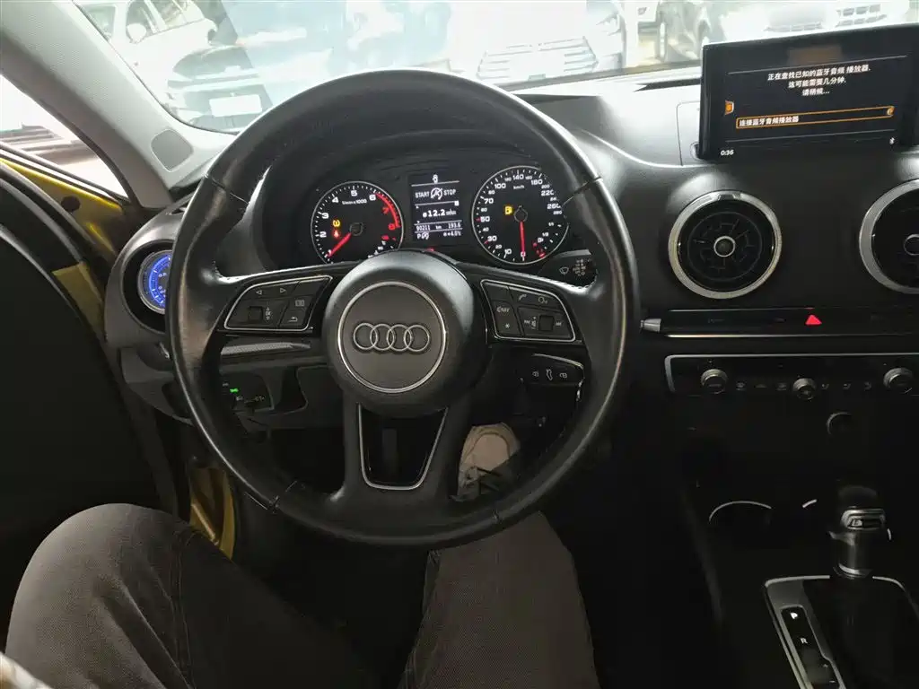 Audi A3 2018 — фото 10