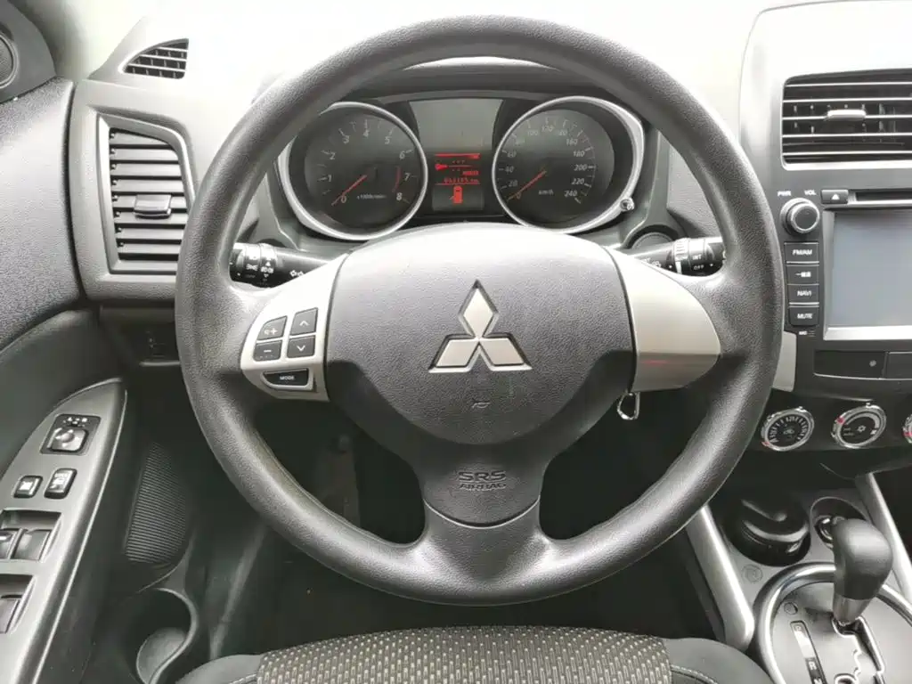 Mitsubishi ASX 2014 — фото 11