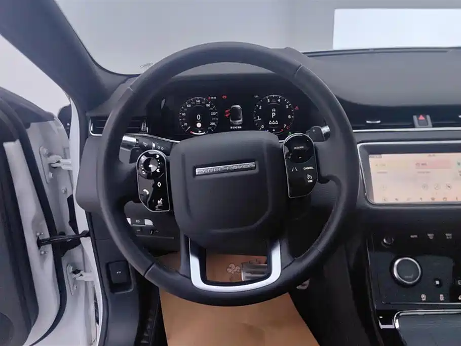 Land Rover Evoque 2021 — фото 15