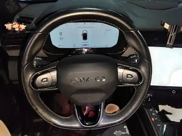 Lynk & Co 01 2023