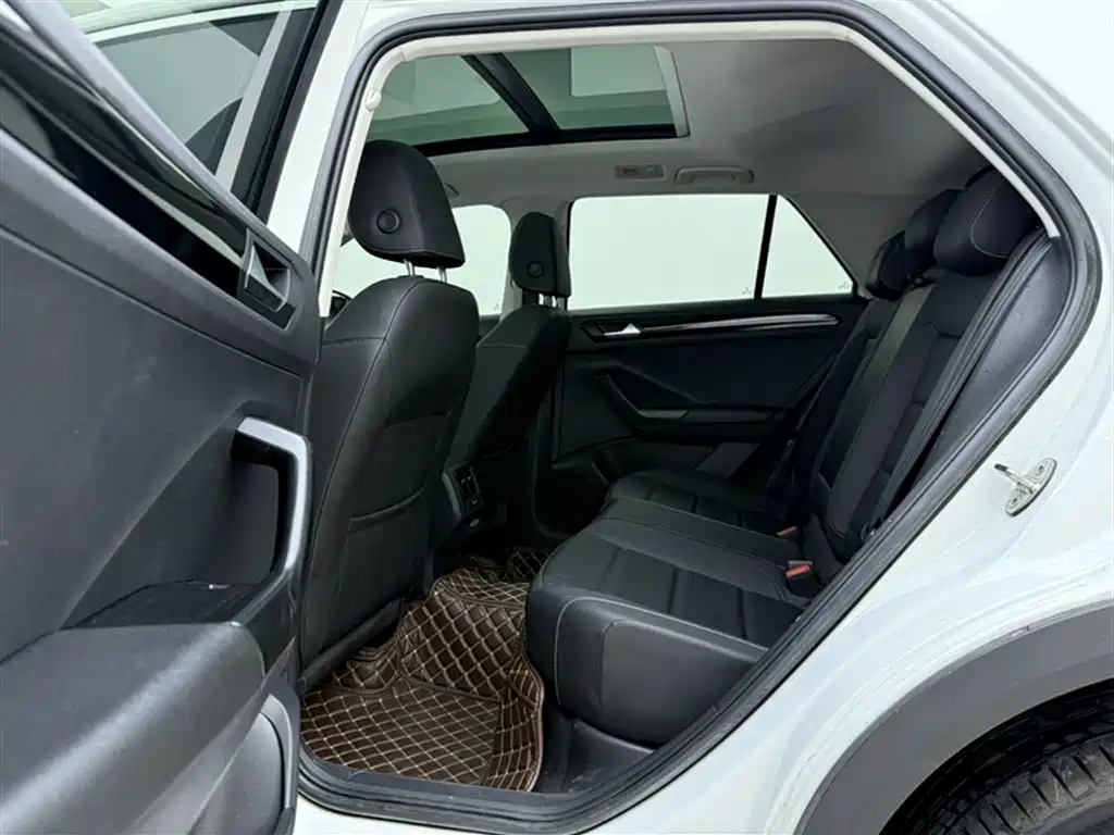 Volkswagen T-Roc 2020 — фото 14