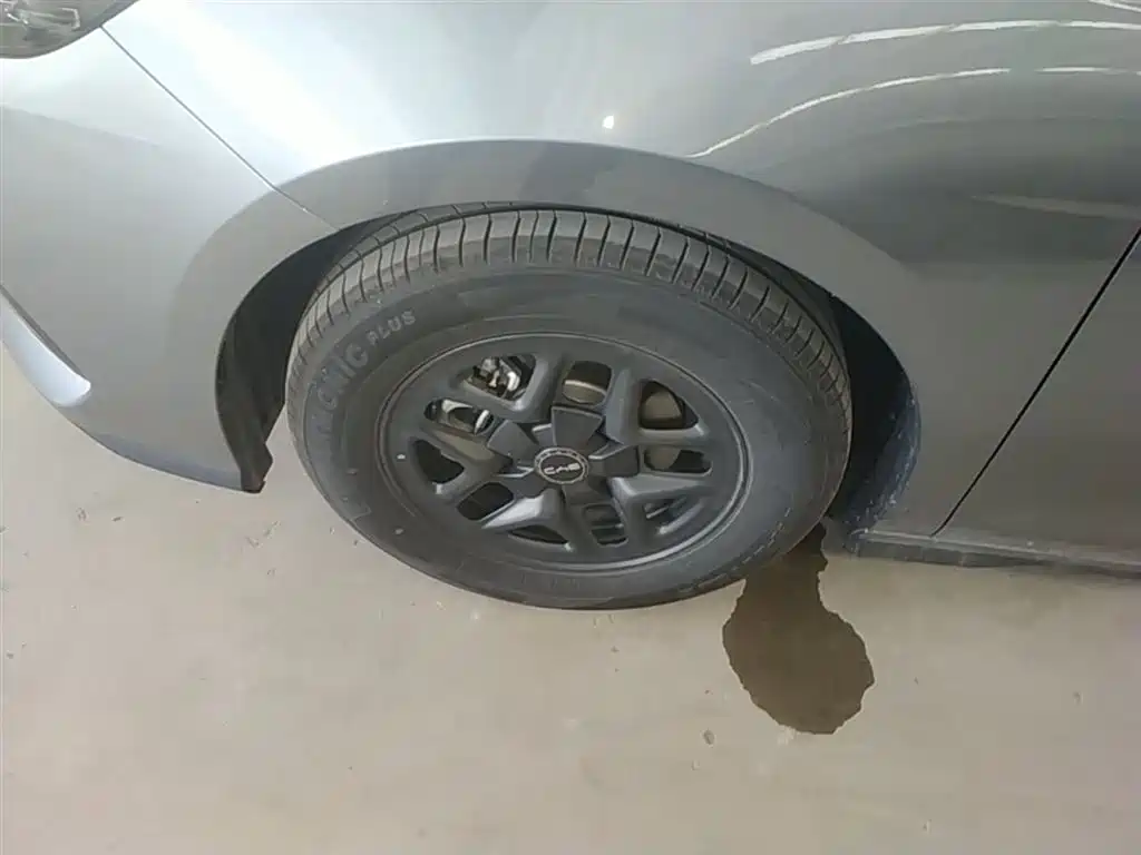 BYD Seal 05 DM-i 2025 — фото 23