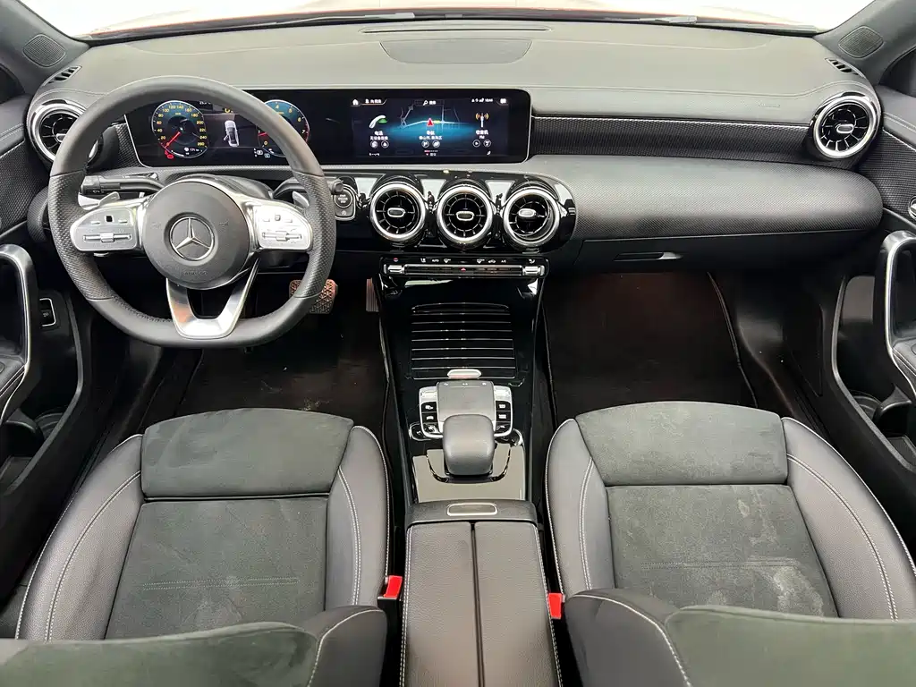 Mercedes-Benz A-Class 2019 — фото 9