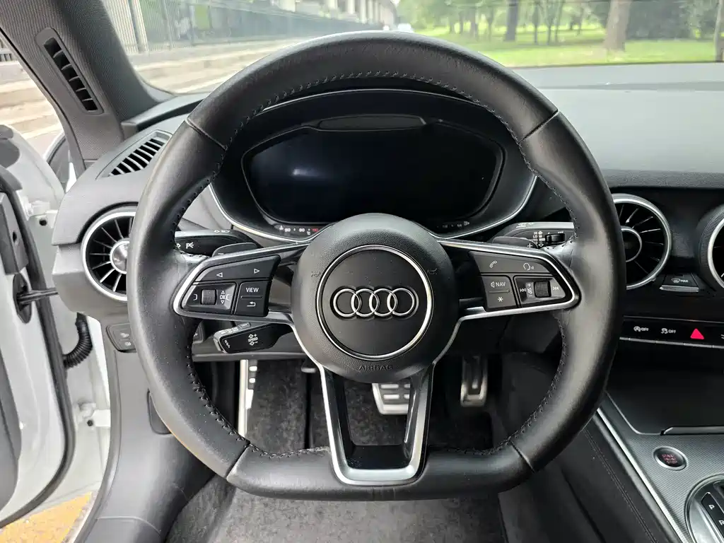 Audi TT 2017 — фото 10