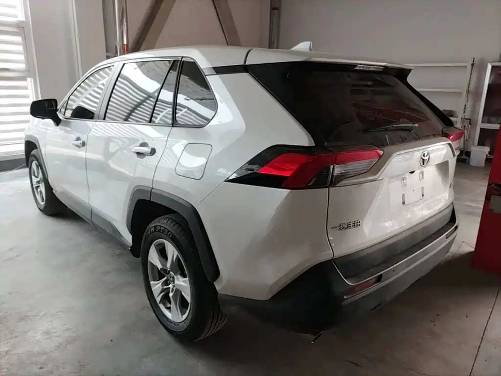 Toyota RAV4 2025