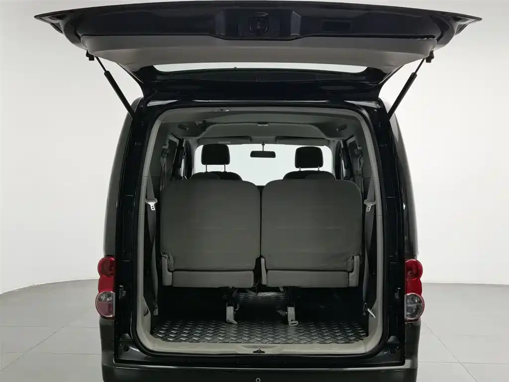 Nissan NV200 2014 — фото 16