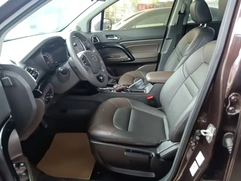 GAC Motor Trumpchi GS4 2018 — фото 15