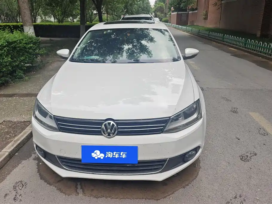 Volkswagen Sagitar 2014