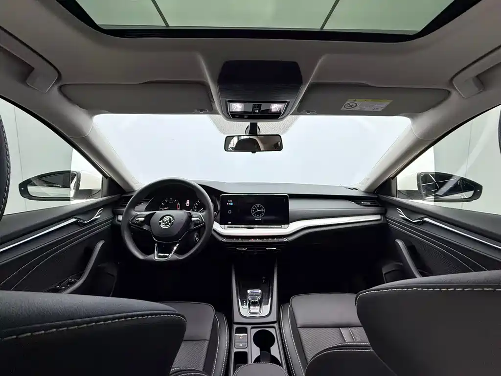 Skoda Octavia 2023 — фото 18