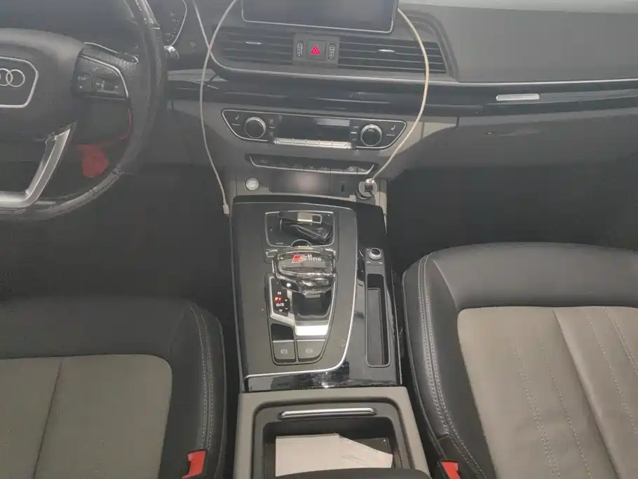 Audi Q5L 2020 — фото 16