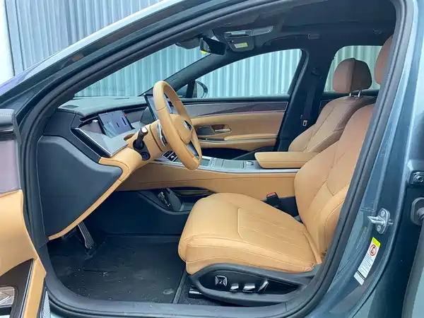 BYD Han L 2025