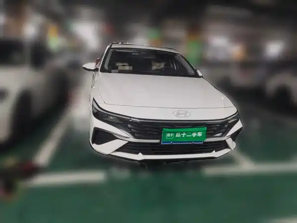 Hyundai Elantra 2024