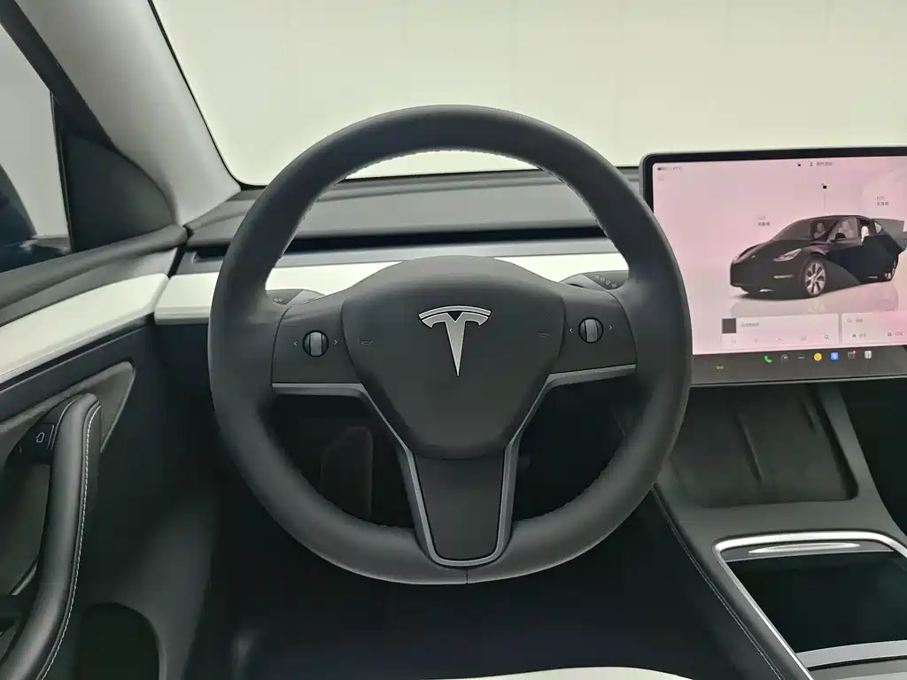 Tesla Model Y 2023 — фото 15