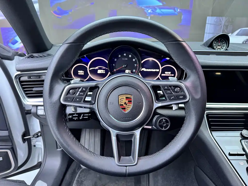 Porsche Panamera 2018 — фото 5