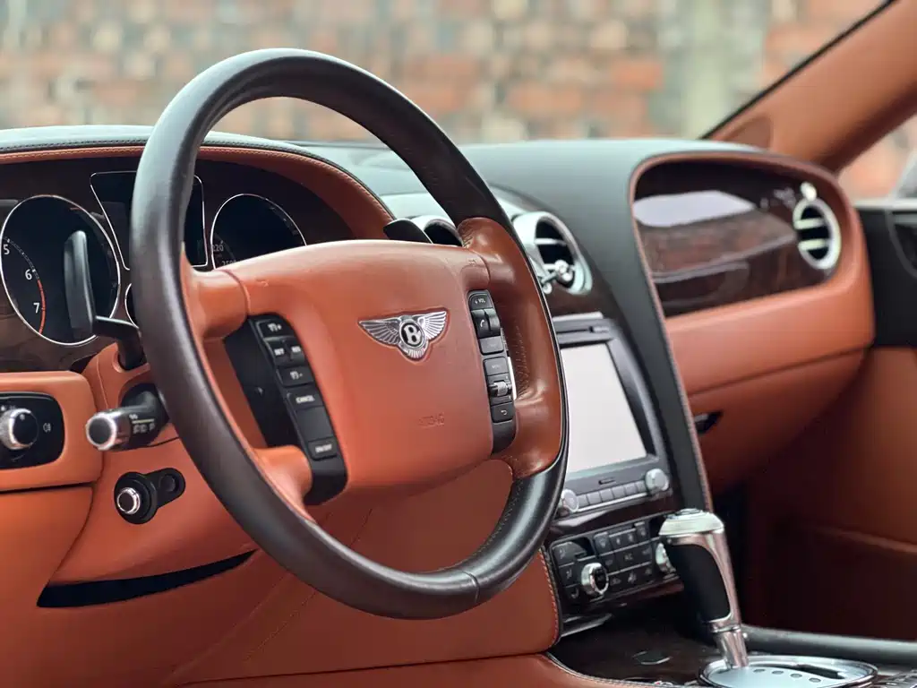 Bentley Flying Spur 2013 — фото 9