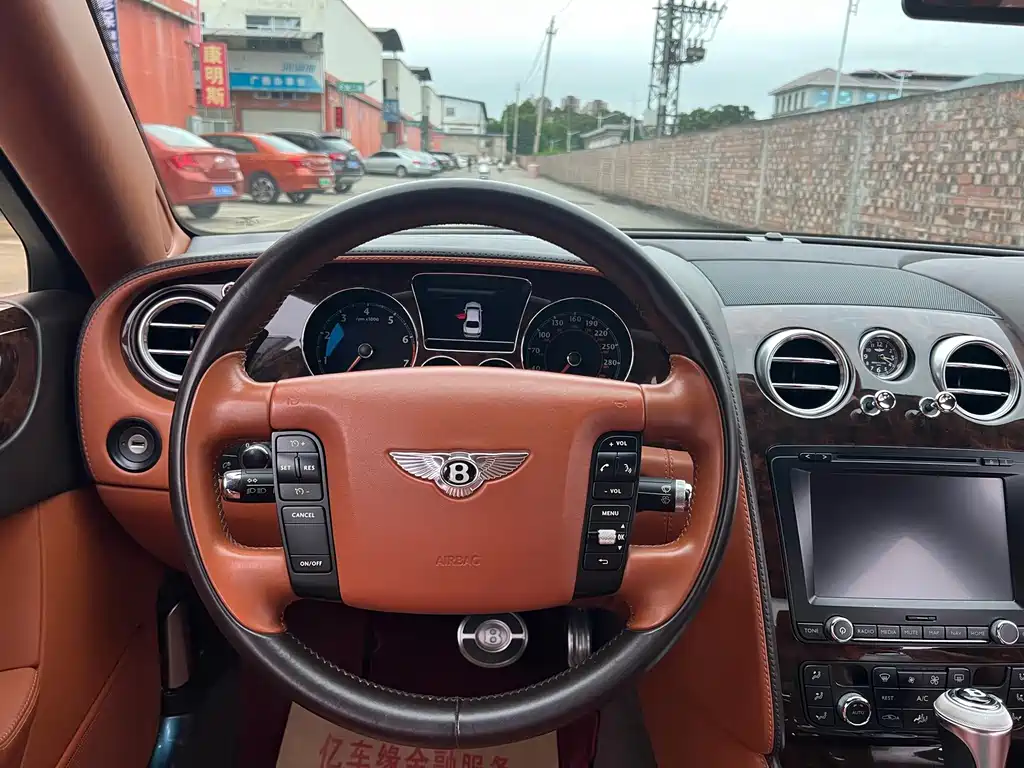 Bentley Flying Spur 2013 — фото 17