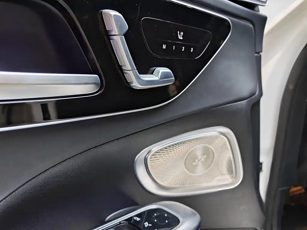 Mercedes-Benz C-Class AMG 2024 — фото 14