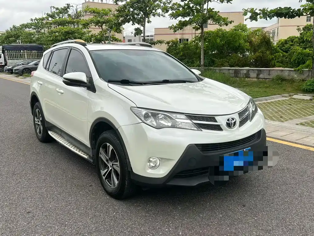 Toyota RAV4 2016 — фото 1