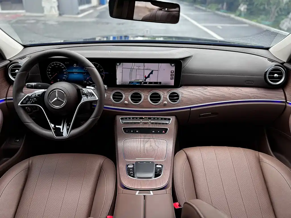 Mercedes-Benz E-Class 2023 — фото 9