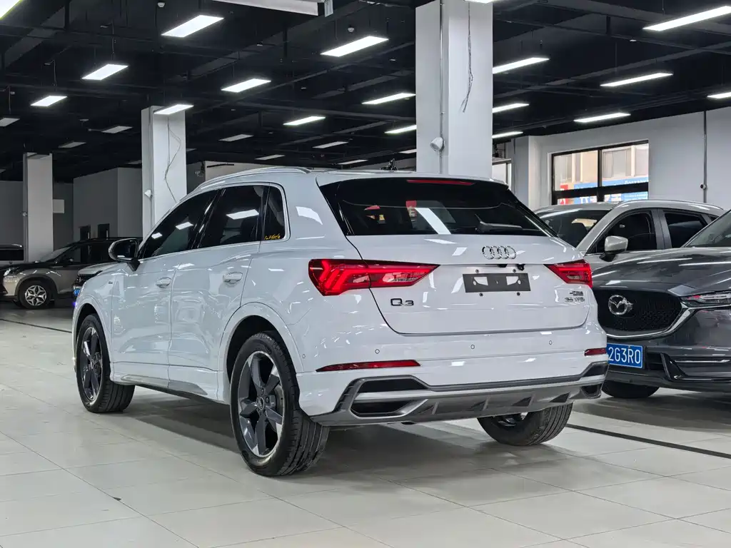 Audi Q3 2023 — фото 24