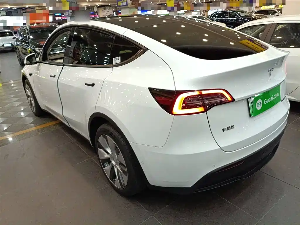 Tesla Model Y 2022 — фото 5