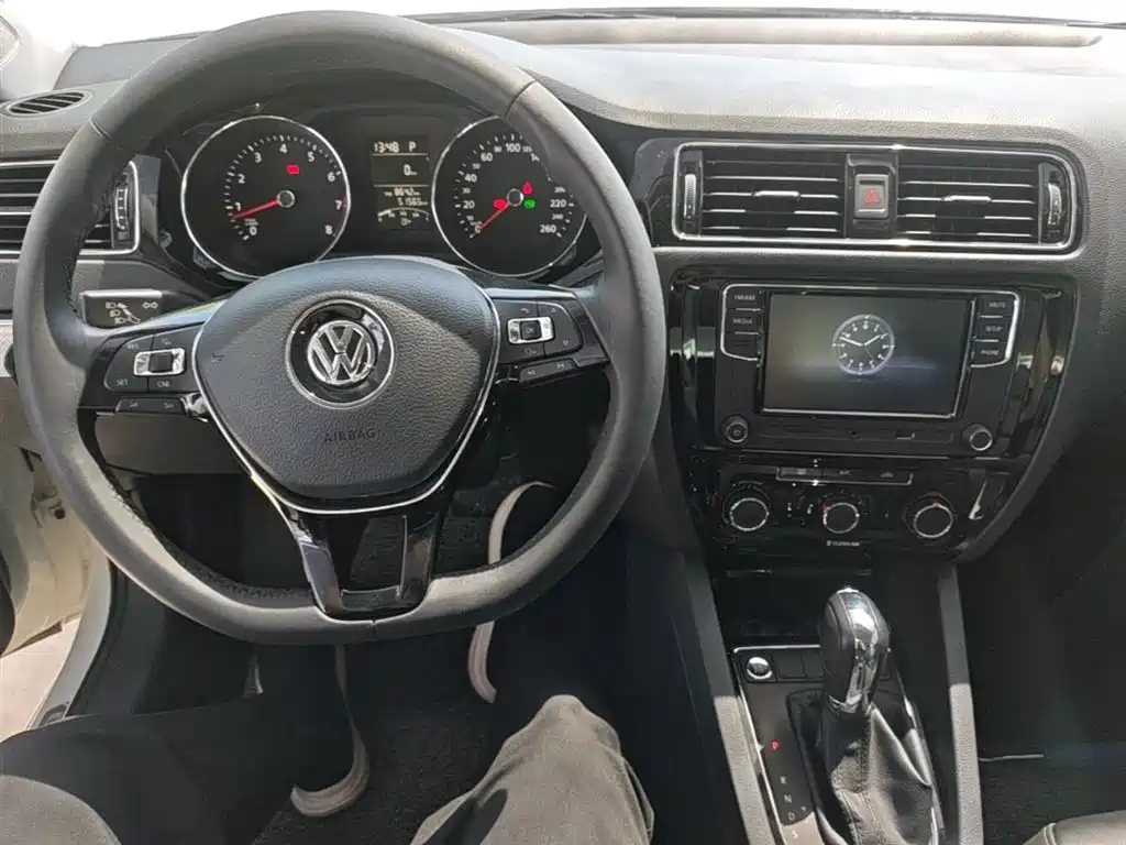 Volkswagen Sagitar 2017 — фото 10