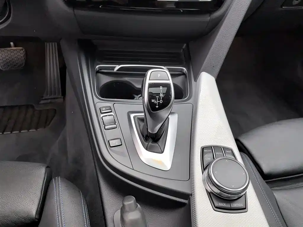 BMW 3 Series GT 2017 — фото 13