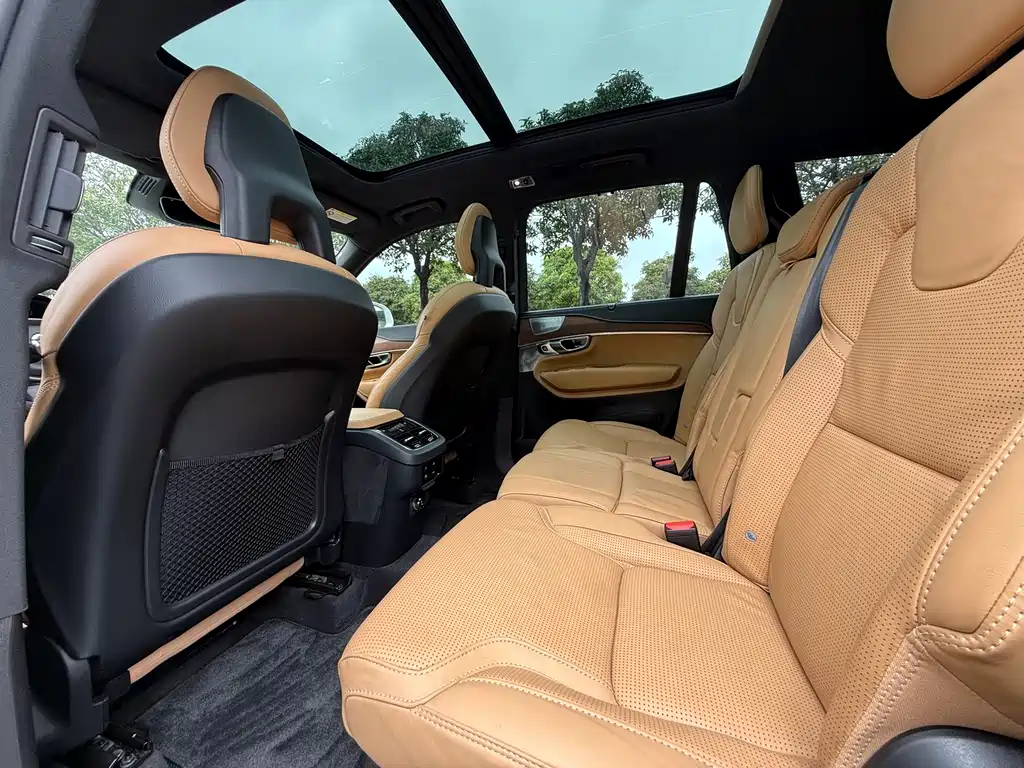Volvo XC90 2017 — фото 10