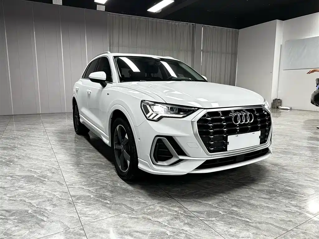 Audi Q3 2023 — фото 3