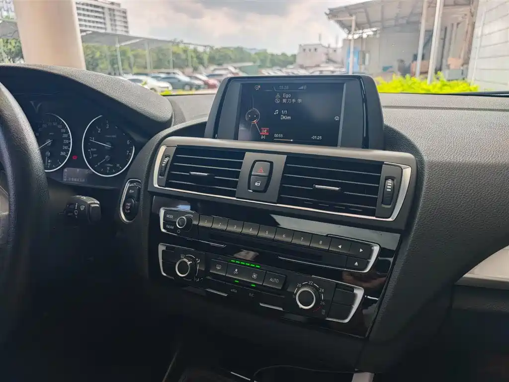 BMW 1 Series 2016 — фото 15