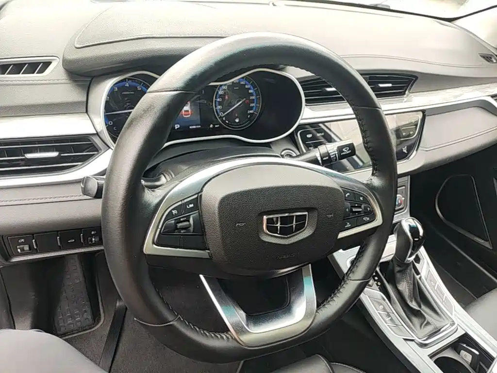 Geely Emgrand 2020 — фото 11